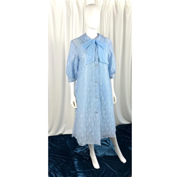 Vintage 1950’s 1960’s ‘Campus Casuals’ • Lace Babydoll Bed Jacket in Blue - M/L - Picture 4 of 10